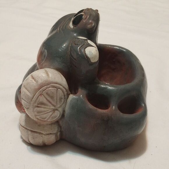 Handcrafted Hippo in Converse Clay Toothbrush Holder - Picture 2 of 8